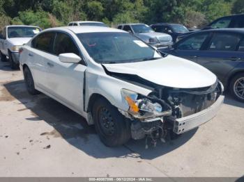  Salvage Nissan Altima