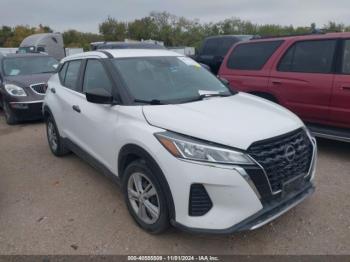  Salvage Nissan Kicks