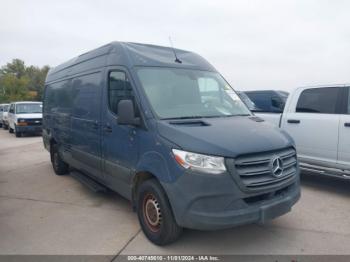  Salvage Mercedes-Benz Sprinter 2500