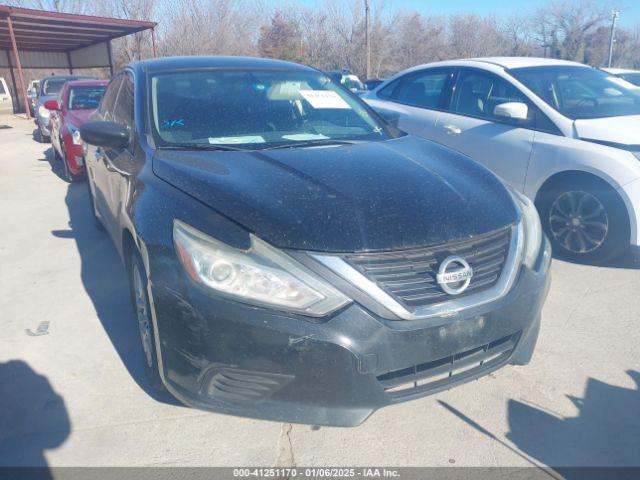  Salvage Nissan Altima