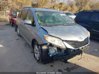  Salvage Toyota Sienna