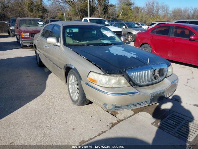  Salvage Lincoln Towncar