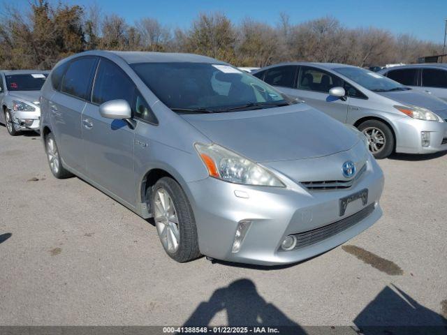  Salvage Toyota Prius v