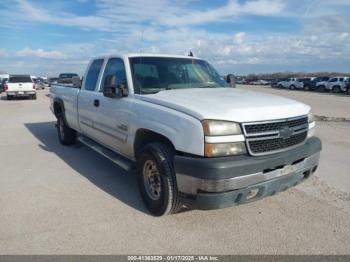  Salvage Chevrolet Silverado 2500