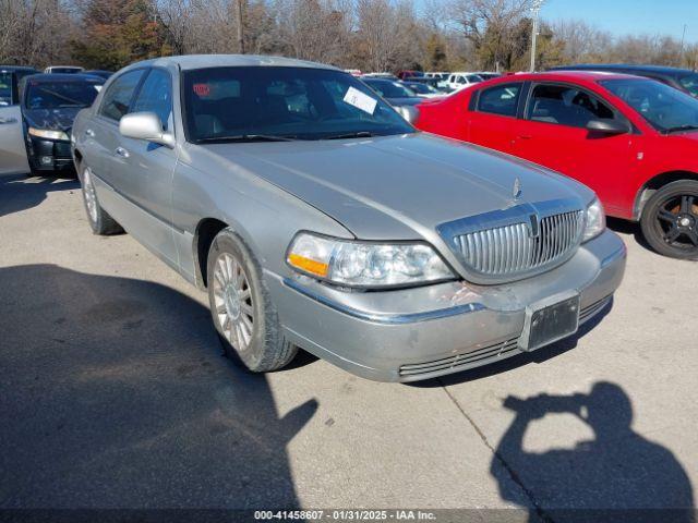  Salvage Lincoln Towncar