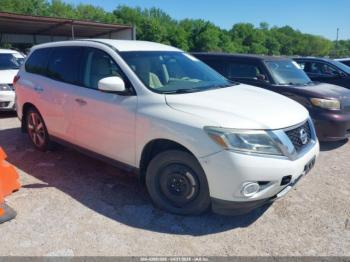  Salvage Nissan Pathfinder