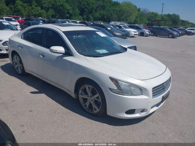  Salvage Nissan Maxima