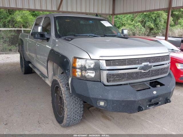  Salvage Chevrolet Silverado 2500