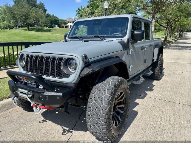  Salvage Jeep Gladiator