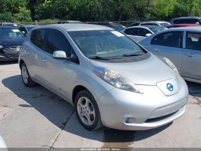  Salvage Nissan LEAF