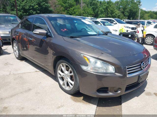  Salvage Nissan Maxima
