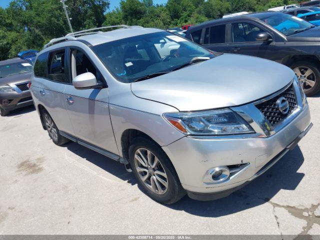  Salvage Nissan Pathfinder