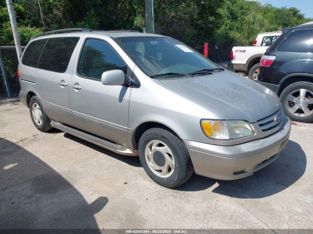  Salvage Toyota Sienna