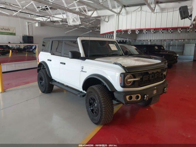  Salvage Ford Bronco