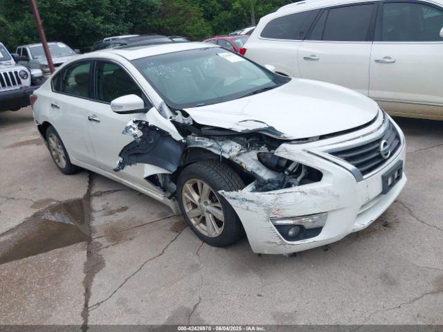  Salvage Nissan Altima