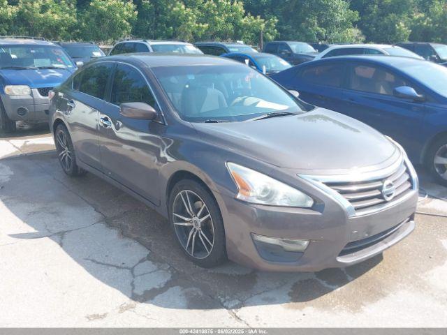  Salvage Nissan Altima