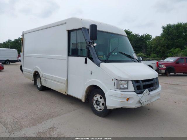  Salvage Isuzu Npr