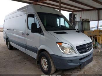  Salvage Mercedes-Benz Sprinter 2500