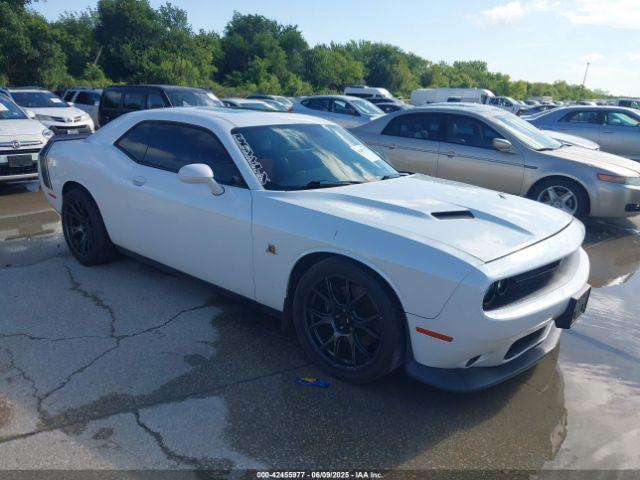  Salvage Dodge Challenger