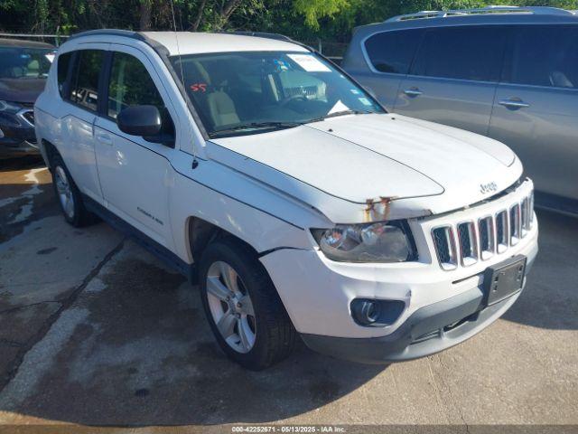  Salvage Jeep Compass