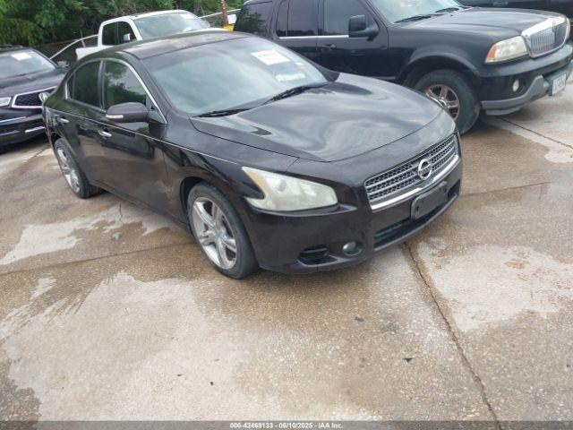  Salvage Nissan Maxima