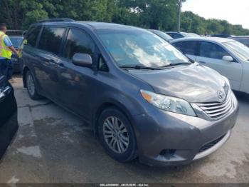  Salvage Toyota Sienna