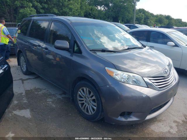  Salvage Toyota Sienna