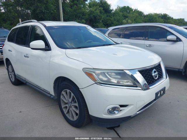  Salvage Nissan Pathfinder