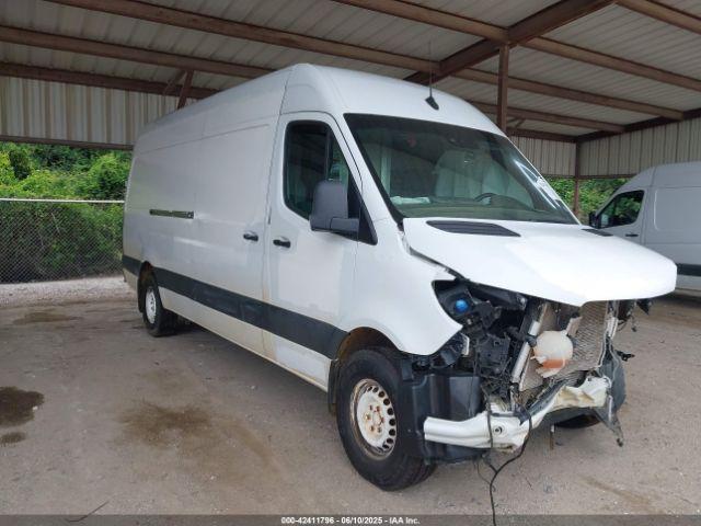  Salvage Mercedes-Benz Sprinter 2500