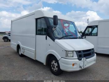  Salvage Isuzu Commercial Van