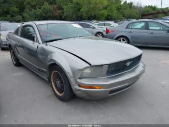 Salvage Ford Mustang