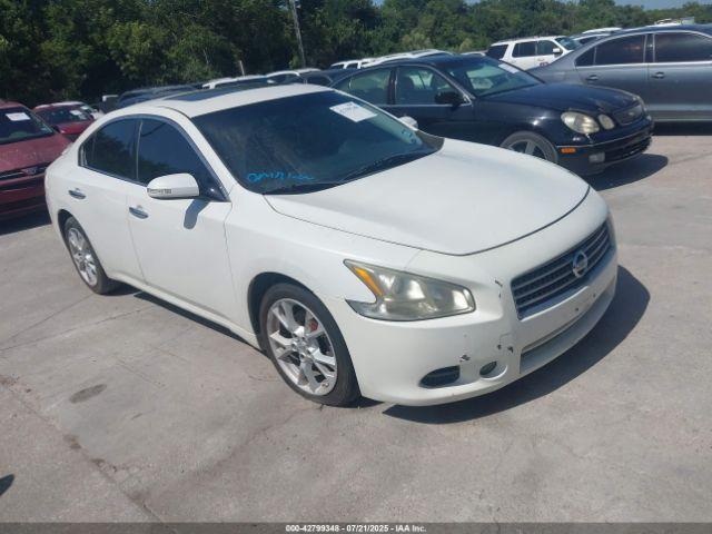  Salvage Nissan Maxima