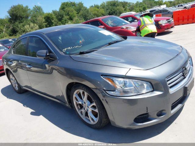  Salvage Nissan Maxima