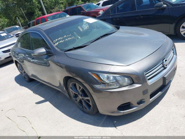  Salvage Nissan Maxima