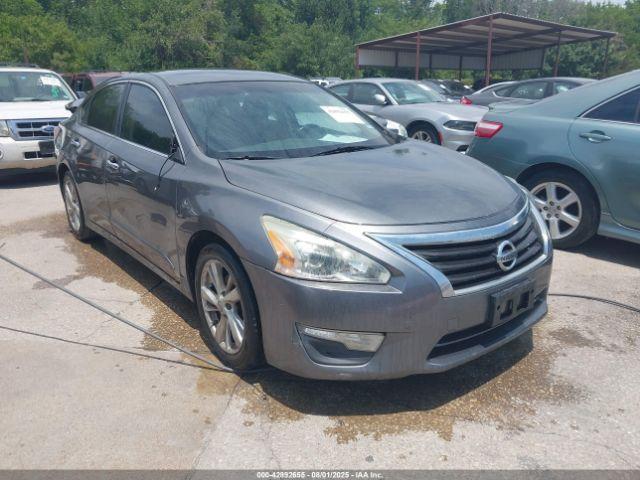  Salvage Nissan Altima