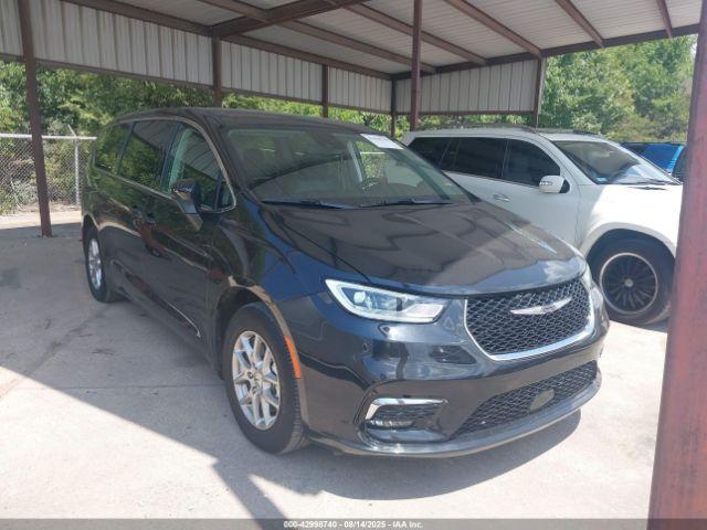 Salvage Chrysler Pacifica