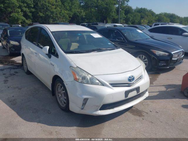  Salvage Toyota Prius v