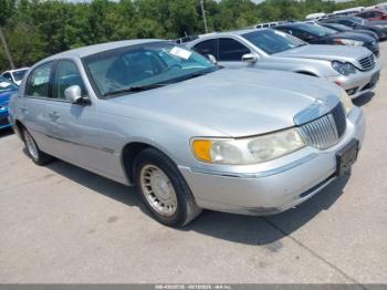  Salvage Lincoln Towncar