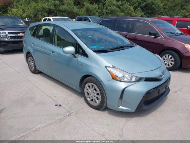 Salvage Toyota Prius v