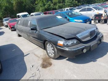  Salvage Lincoln Towncar