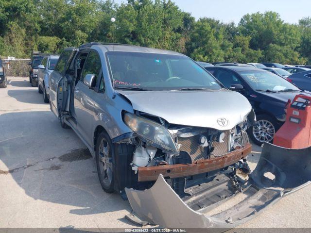  Salvage Toyota Sienna