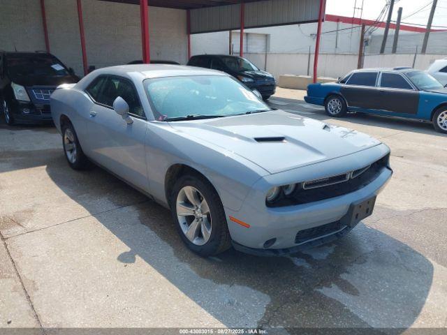  Salvage Dodge Challenger