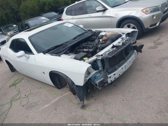  Salvage Dodge Challenger