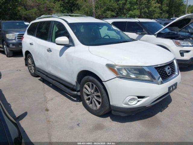  Salvage Nissan Pathfinder