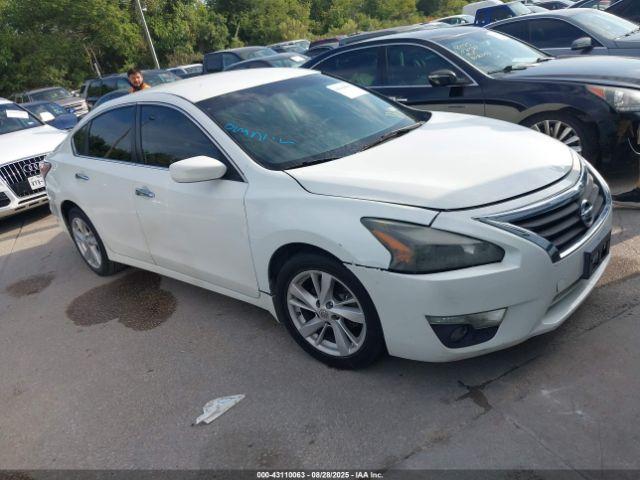  Salvage Nissan Altima