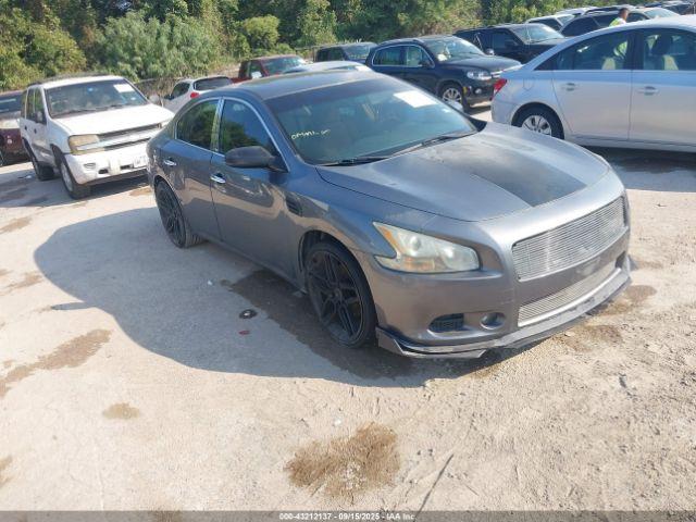  Salvage Nissan Maxima