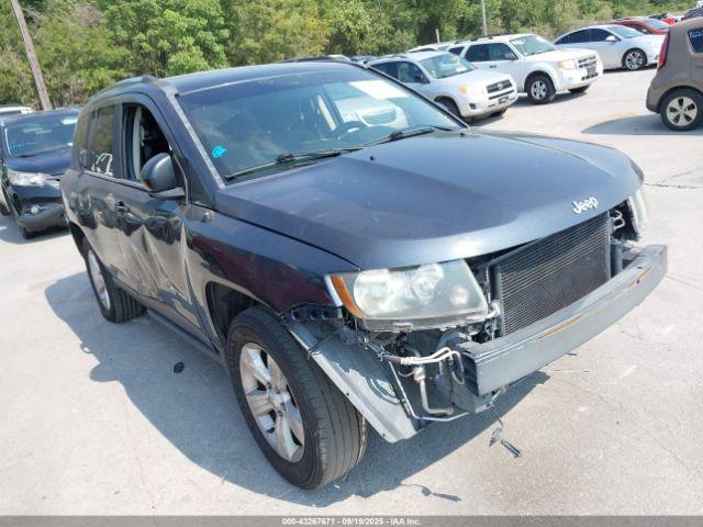  Salvage Jeep Compass