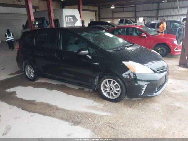  Salvage Toyota Prius v