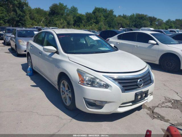 Salvage Nissan Altima