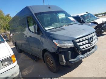  Salvage Mercedes-Benz Sprinter 2500